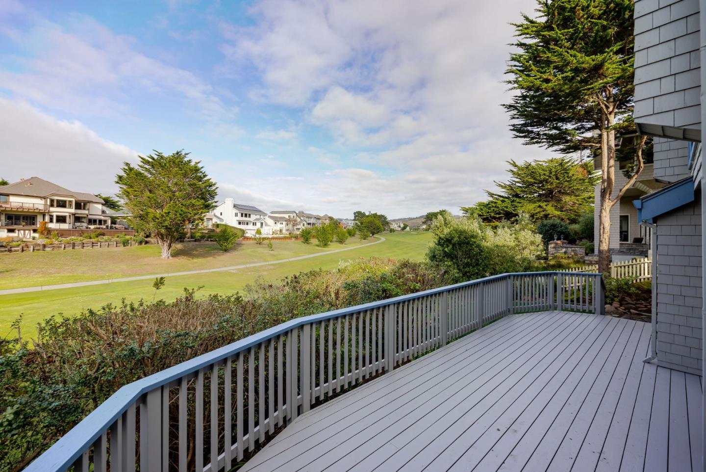 15 Ashdown Place Half Moon Bay, CA 94019 - Photo 5 of 53 a balcony with an ocean view