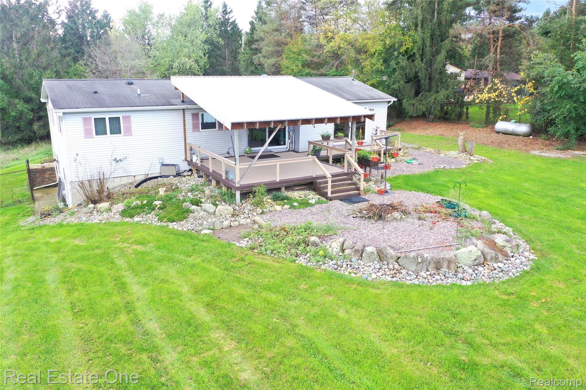 12463 Green Road Goodrich, MI 48438 - Photo 9 of 50 7.jpeg