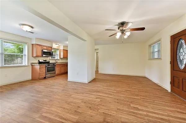 $2,000 | 203 Cambridge Court, New Orleans, LA 70131