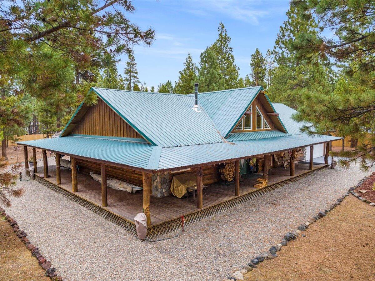 1735 Rector Road La Pine, OR 97739 - Photo 4 of 40 Wrap around Deck
