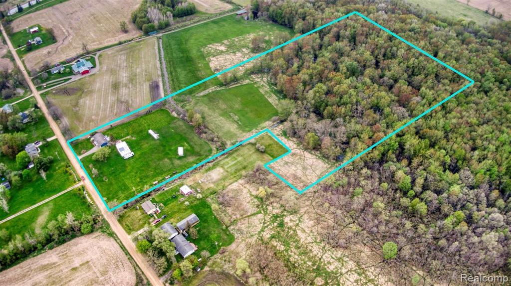 8869 North Robb Road Fowlerville, MI 48836 - Photo 20 of 33