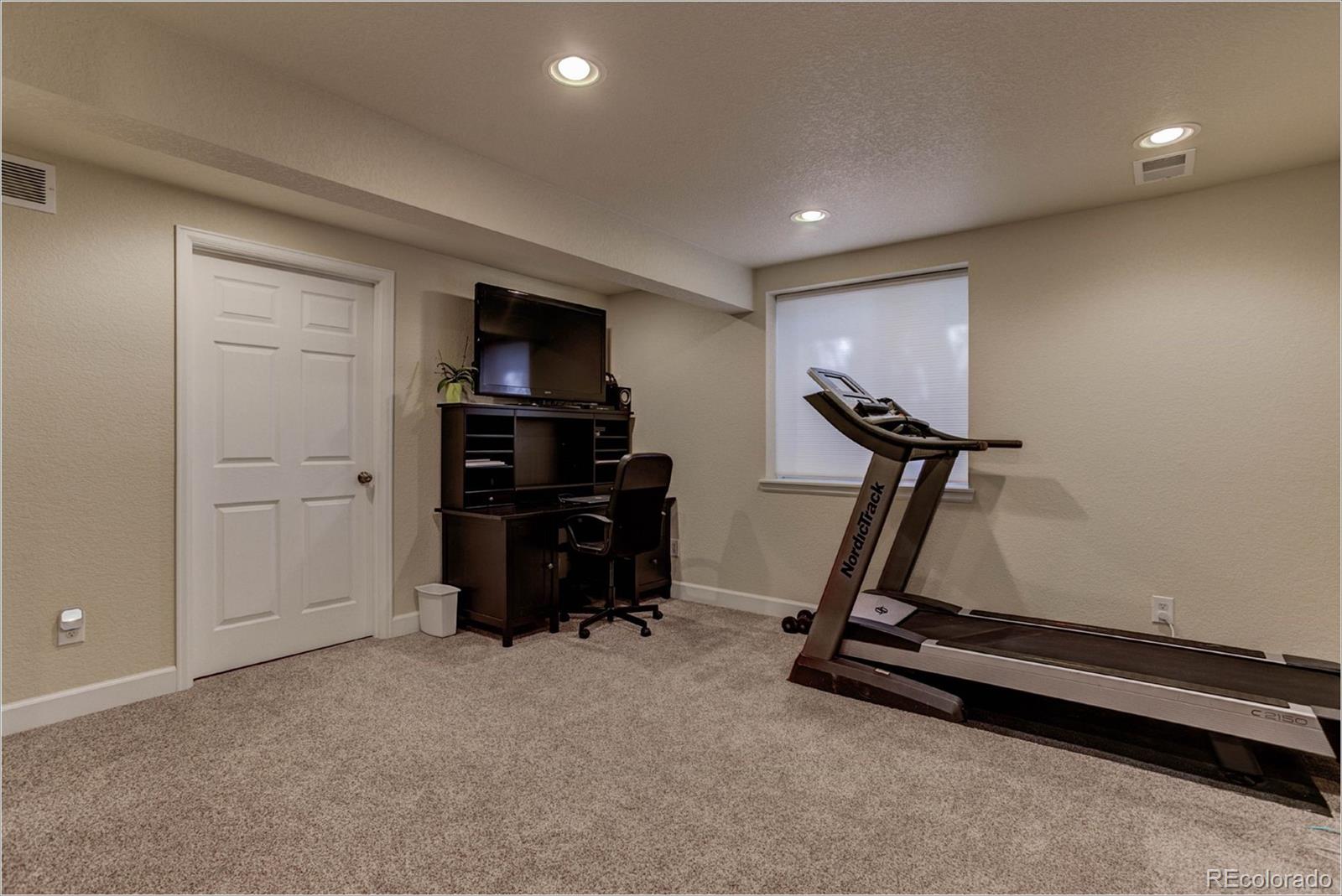 9714 Burberry Way Highlands Ranch, CO 80129 - Photo 25 of 29 Gallery Image 25