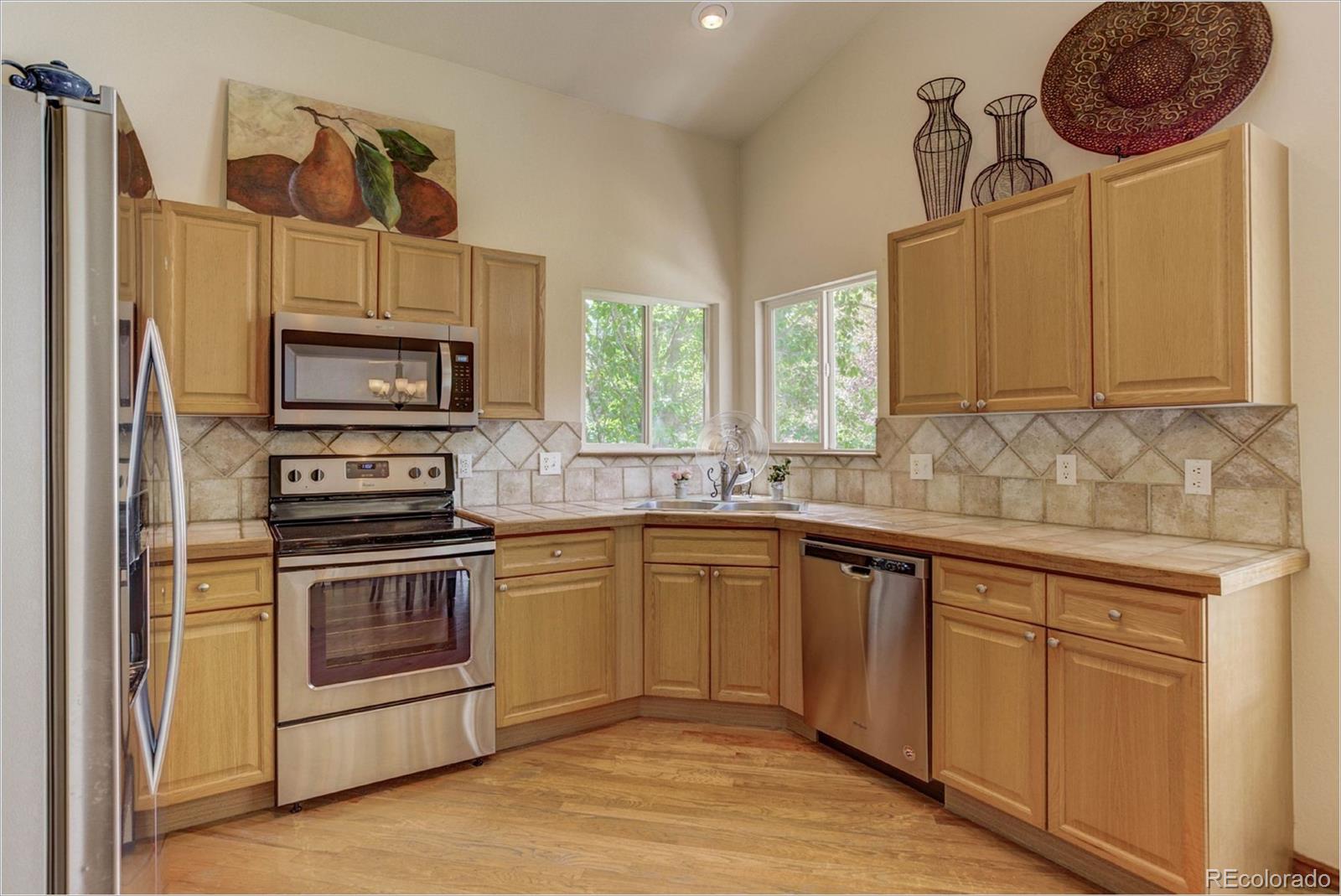 9714 Burberry Way Highlands Ranch, CO 80129 - Photo 6 of 29 Gallery Image 6