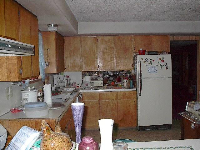 8941 Mieras Road Yakima, WA 98901 - Photo 5 of 5 Country kitchen w/pantry