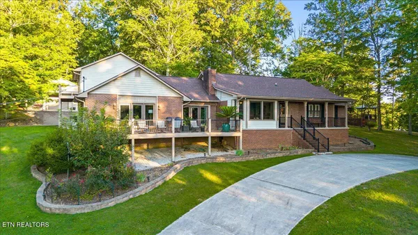 $799,900 | 1517 Deerfield Way, La Follette, TN 37766