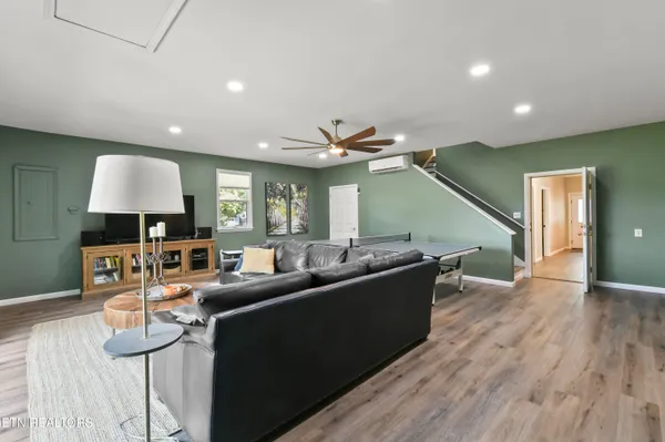 $799,900 | 1517 Deerfield Way, La Follette, TN 37766
