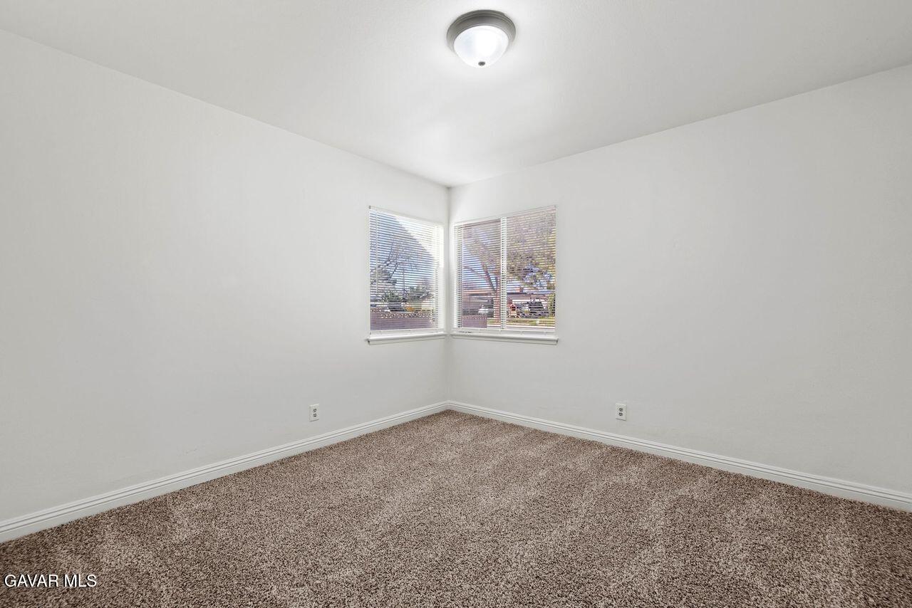 43708 Fern Avenue Lancaster, CA 93534 - Photo 14 of 26 joe bed 2