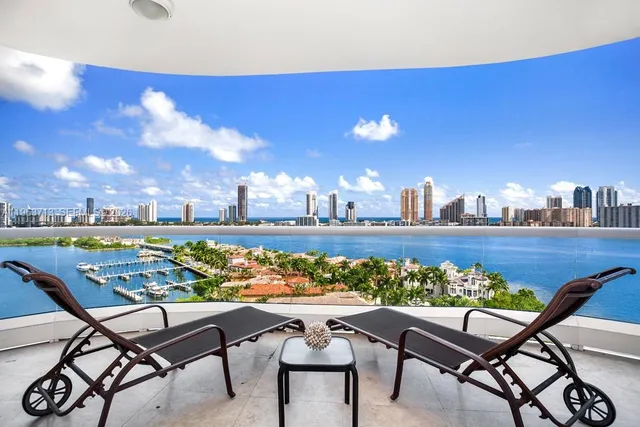 $10,800 | 6000 Island Boulevard, Unit 1404, Aventura, FL 33160