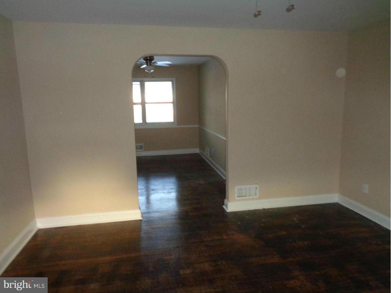 419 Scarsdale Road Baltimore, MD 21224 - Photo 2 of 23 Living Room