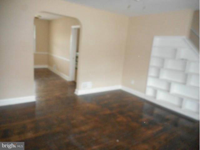 419 Scarsdale Road Baltimore, MD 21224 - Photo 5 of 23 Living Room