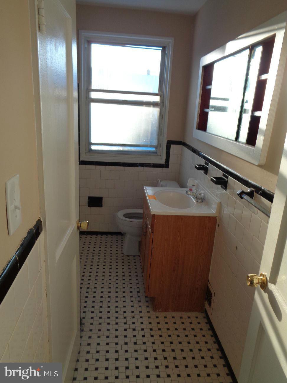 419 Scarsdale Road Baltimore, MD 21224 - Photo 10 of 23 Bath