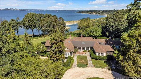 $6,500,000 | 120 West Creek Farms Road, Sands Point, NY 11050