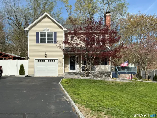 $550,000 | 6 Candlewood Drive, East Hampton, CT 06424