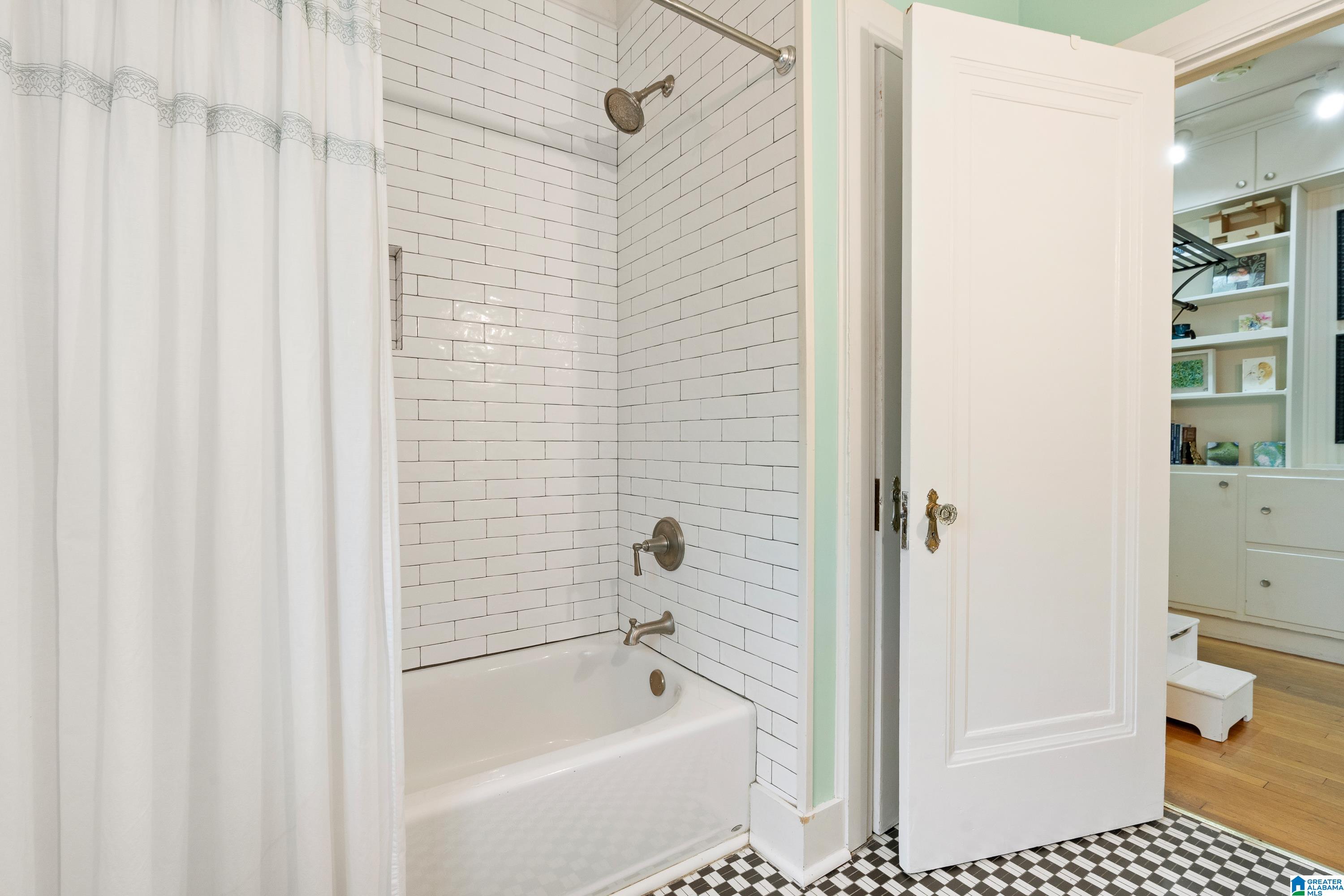 915 Irving Road Birmingham, AL 35209 - Photo 20 of 36