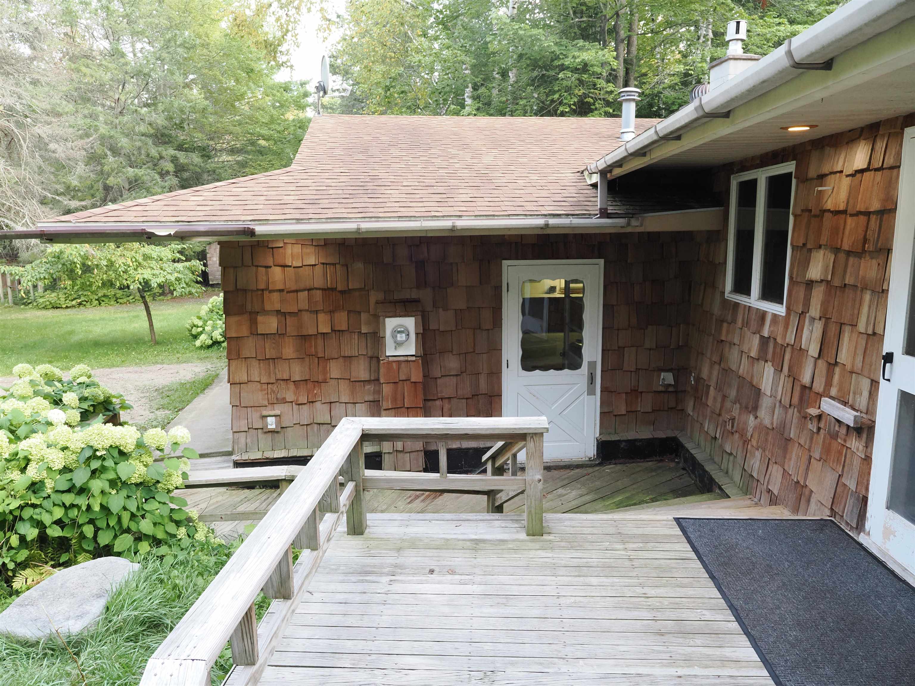 2885 Highway 23 Cheboygan, MI 49721 - Photo 2 of 41