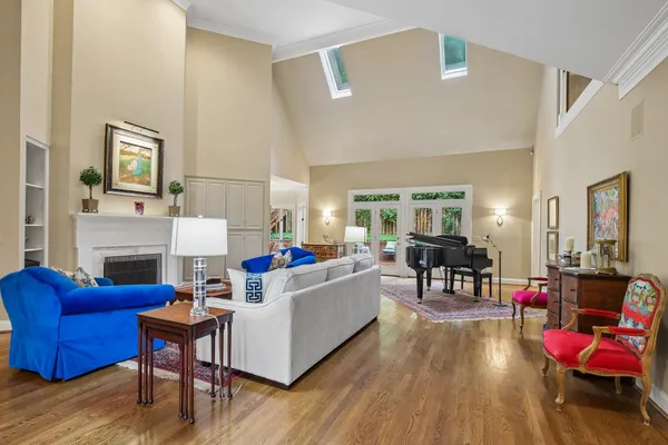 $1,799,000 | 27 Annandale, Nashville, TN 37215