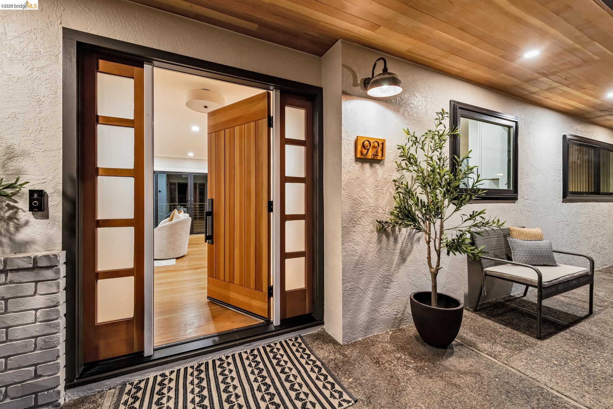 921 Underhills Road Oakland, CA 94610 - Photo 5 of 97