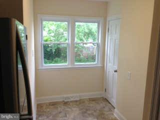 326 Cresswell Road Baltimore, MD 21225 - Photo 7 of 19 Kitchen with Pantry