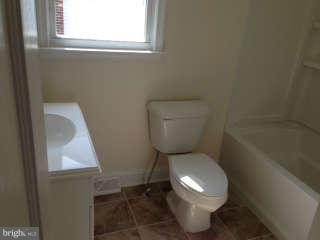 326 Cresswell Road Baltimore, MD 21225 - Photo 9 of 19 New Bath