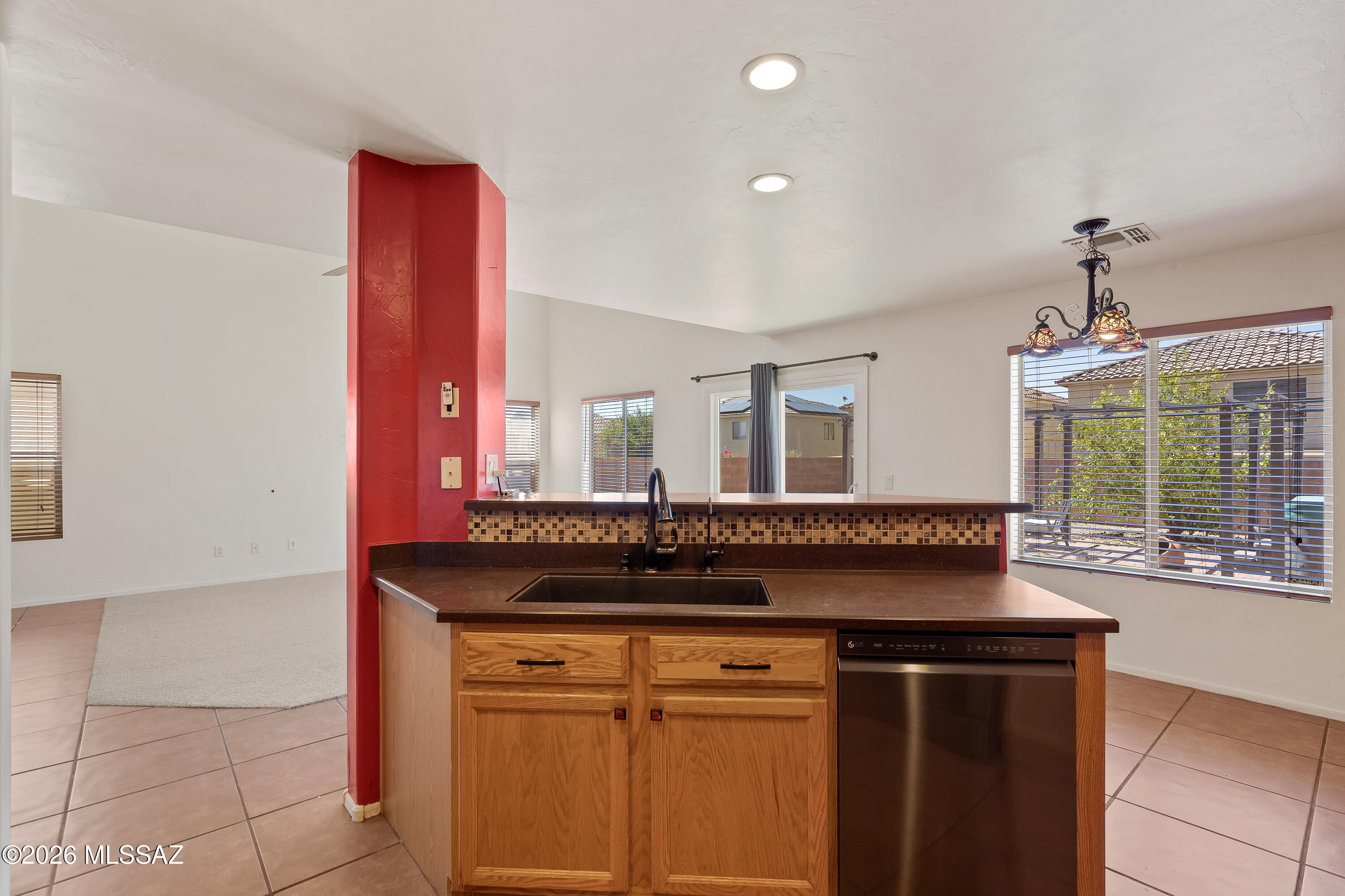 675 West Ash Ridge Drive Green Valley, AZ 85614 - Photo 14 of 33 Great Room
