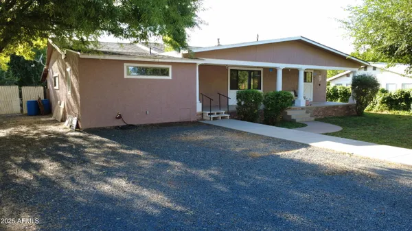 $394,999 | 44 South 3rd Street West, Snowflake, AZ 85937