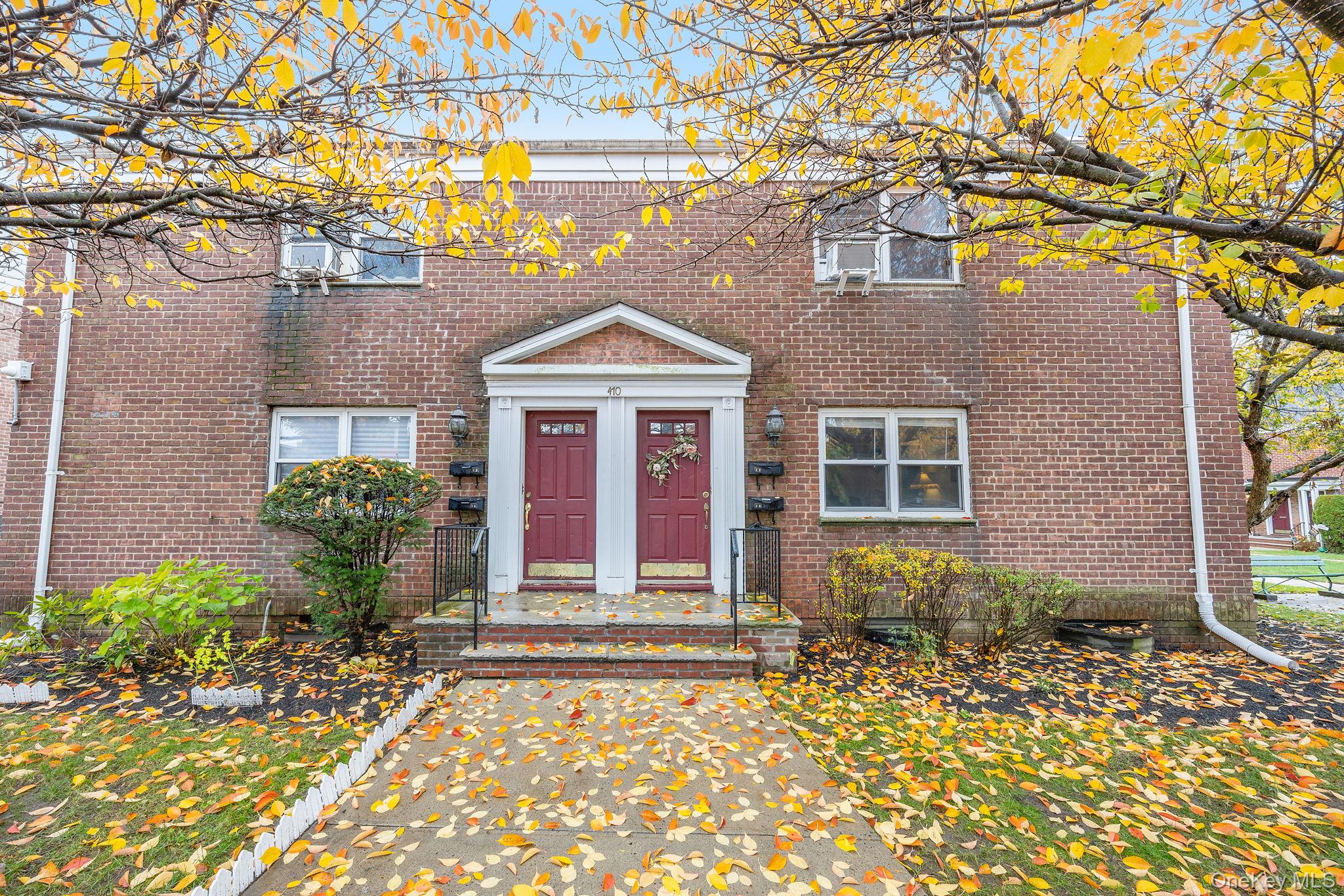 470 Tuckahoe Road, Unit 2A Yonkers, NY 10710 - Photo 2 of 12 a front view of a house