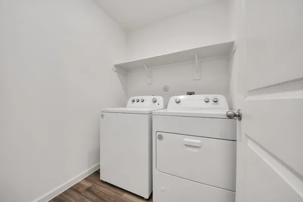 $2,625 | 10315 Malta Trce Drive, Unit B, Rosharon, TX 77583