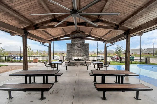 $2,625 | 10315 Malta Trce Drive, Unit B, Rosharon, TX 77583