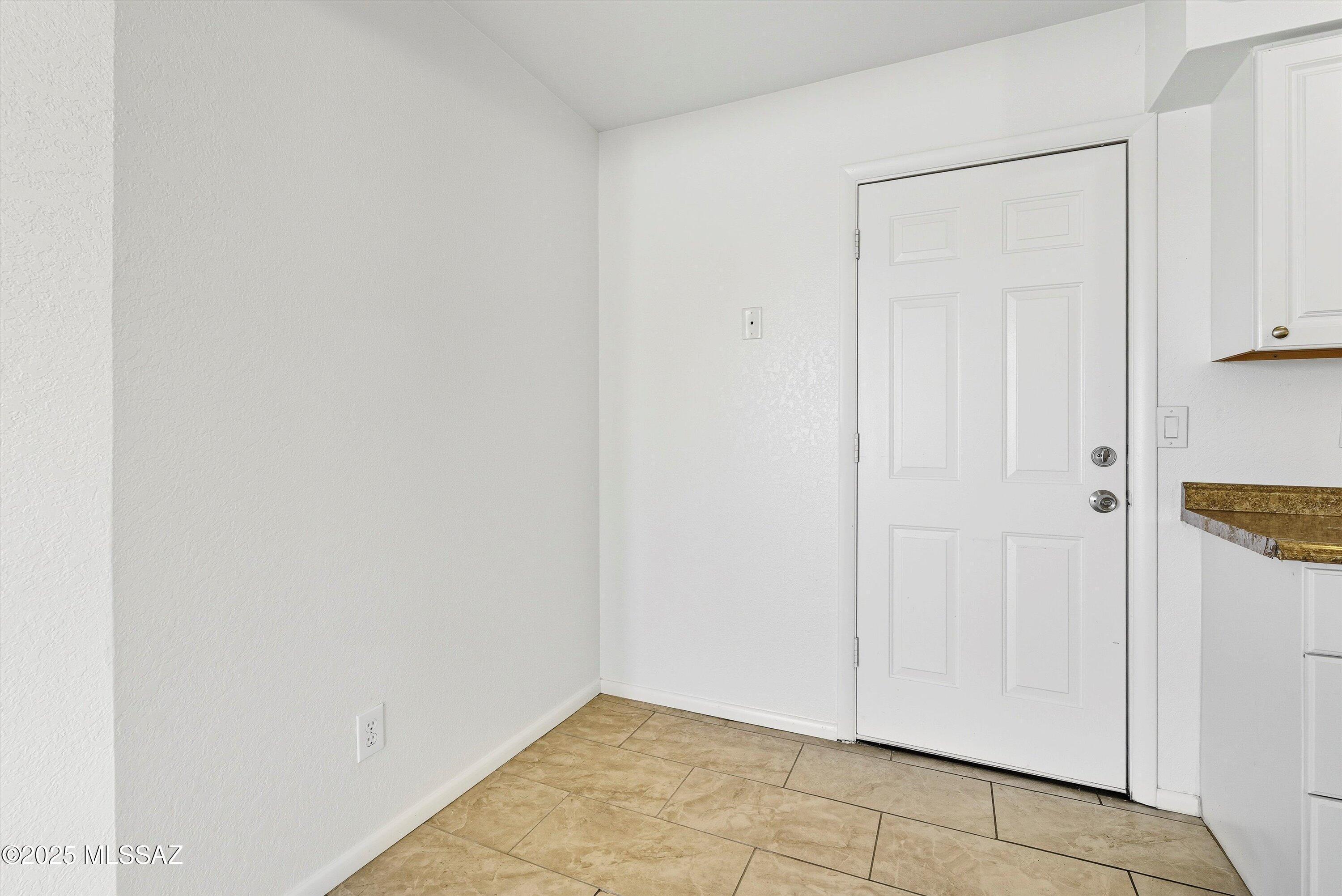 422 Via Calandria Rio Rico, AZ 85648 - Photo 9 of 31