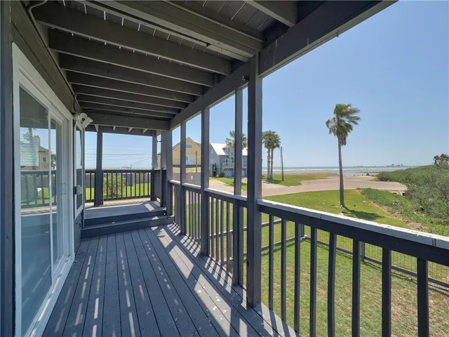 $2,300 | 210 Causeway Drive, Portland, TX 78374