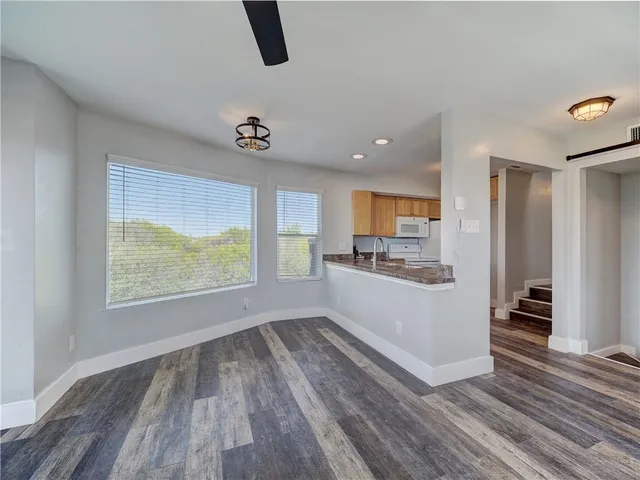 $2,300 | 210 Causeway Drive, Portland, TX 78374