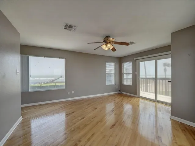 $2,300 | 210 Causeway Drive, Portland, TX 78374