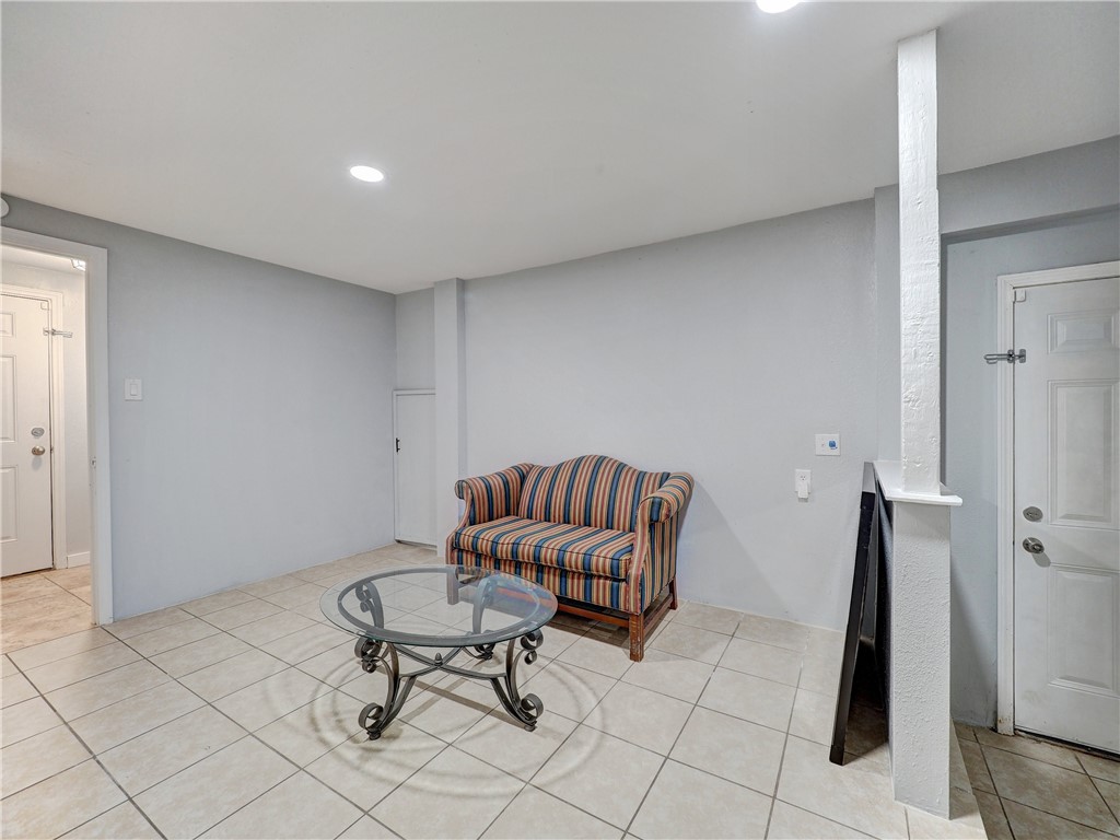 210 Causeway Drive Portland, TX 78374 - Photo 27 of 33 Office. studio or bedroom