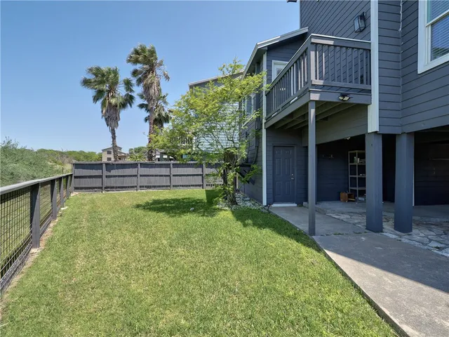 $2,300 | 210 Causeway Drive, Portland, TX 78374