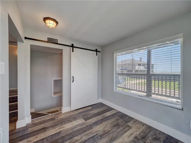 $2,300 | 210 Causeway Drive, Portland, TX 78374