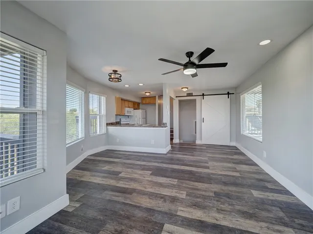 $2,300 | 210 Causeway Drive, Portland, TX 78374