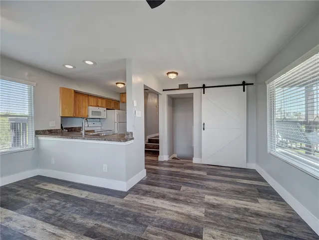 $2,300 | 210 Causeway Drive, Portland, TX 78374