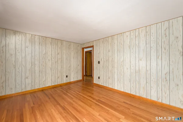 $344,000 | 6 Saunders Lane, Prospect, CT 06712