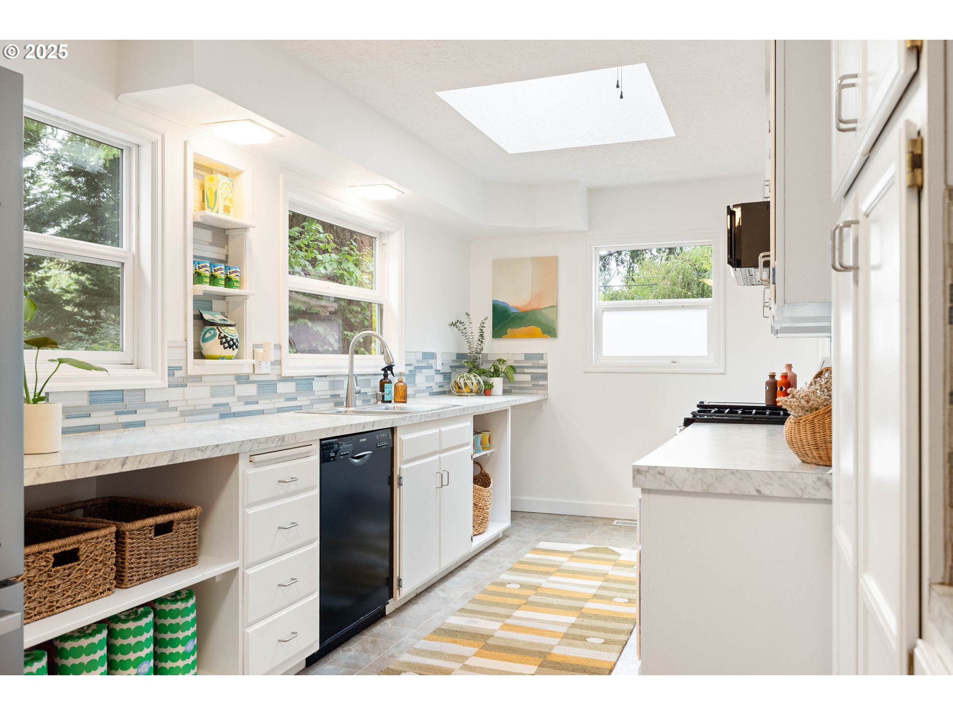 5260 Southwest Alfred Street Portland, OR 97219 - Photo 15 of 48 Gallery Image 15