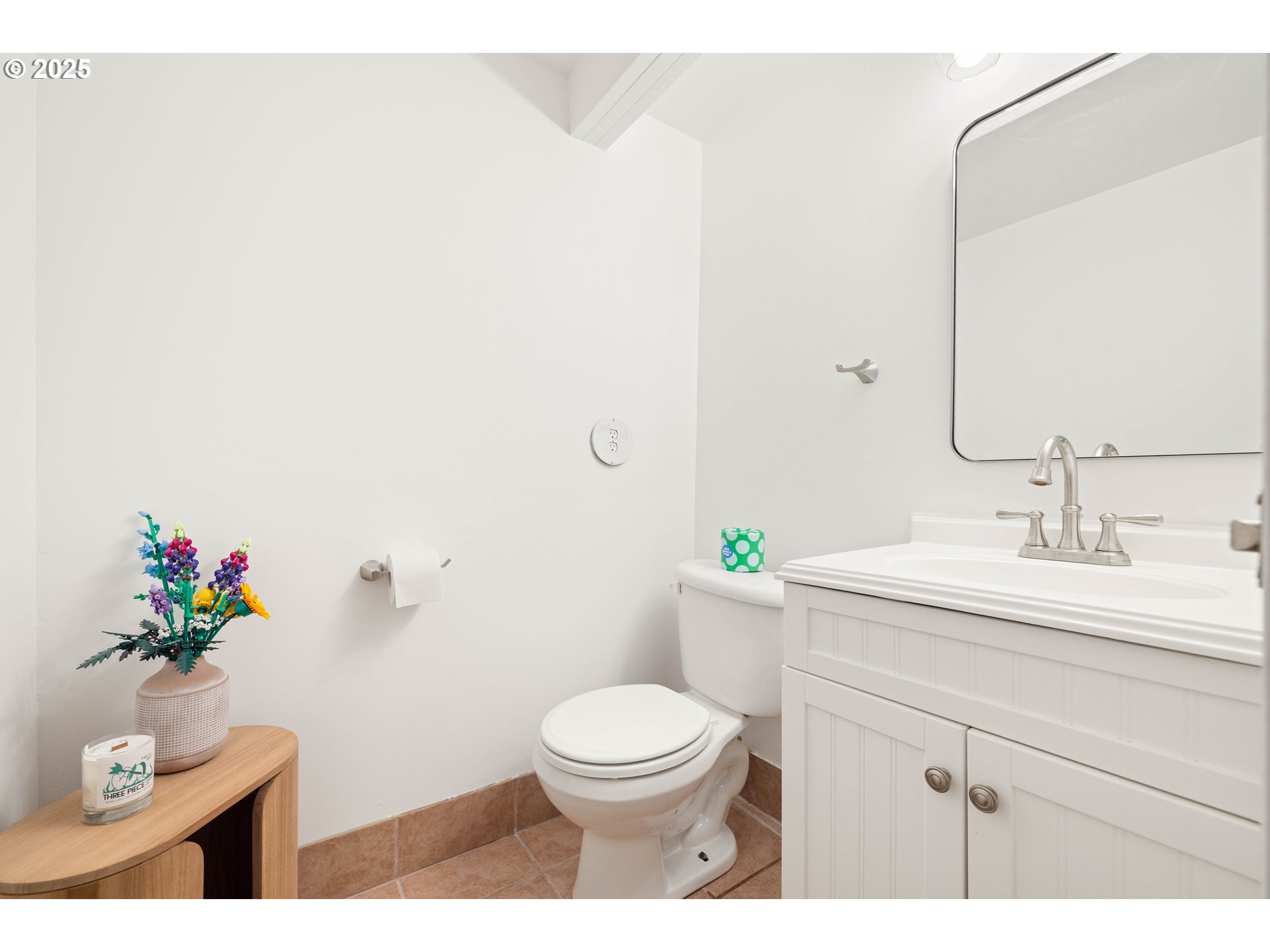 5260 Southwest Alfred Street Portland, OR 97219 - Photo 33 of 48 Bathroom