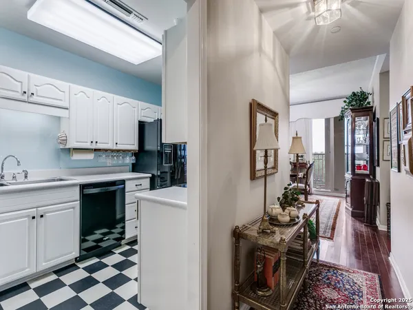 $215,000 | 1 Towers Park Lane, Unit 412, San Antonio, TX 78209