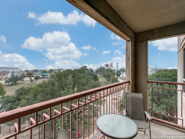 $215,000 | 1 Towers Park Lane, Unit 412, San Antonio, TX 78209