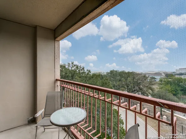 $215,000 | 1 Towers Park Lane, Unit 412, San Antonio, TX 78209