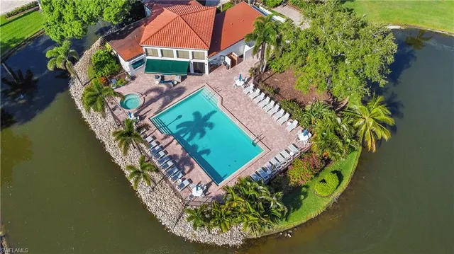 $1,950 | 565 Beachwalk Circle, Unit T102, Naples, FL 34108