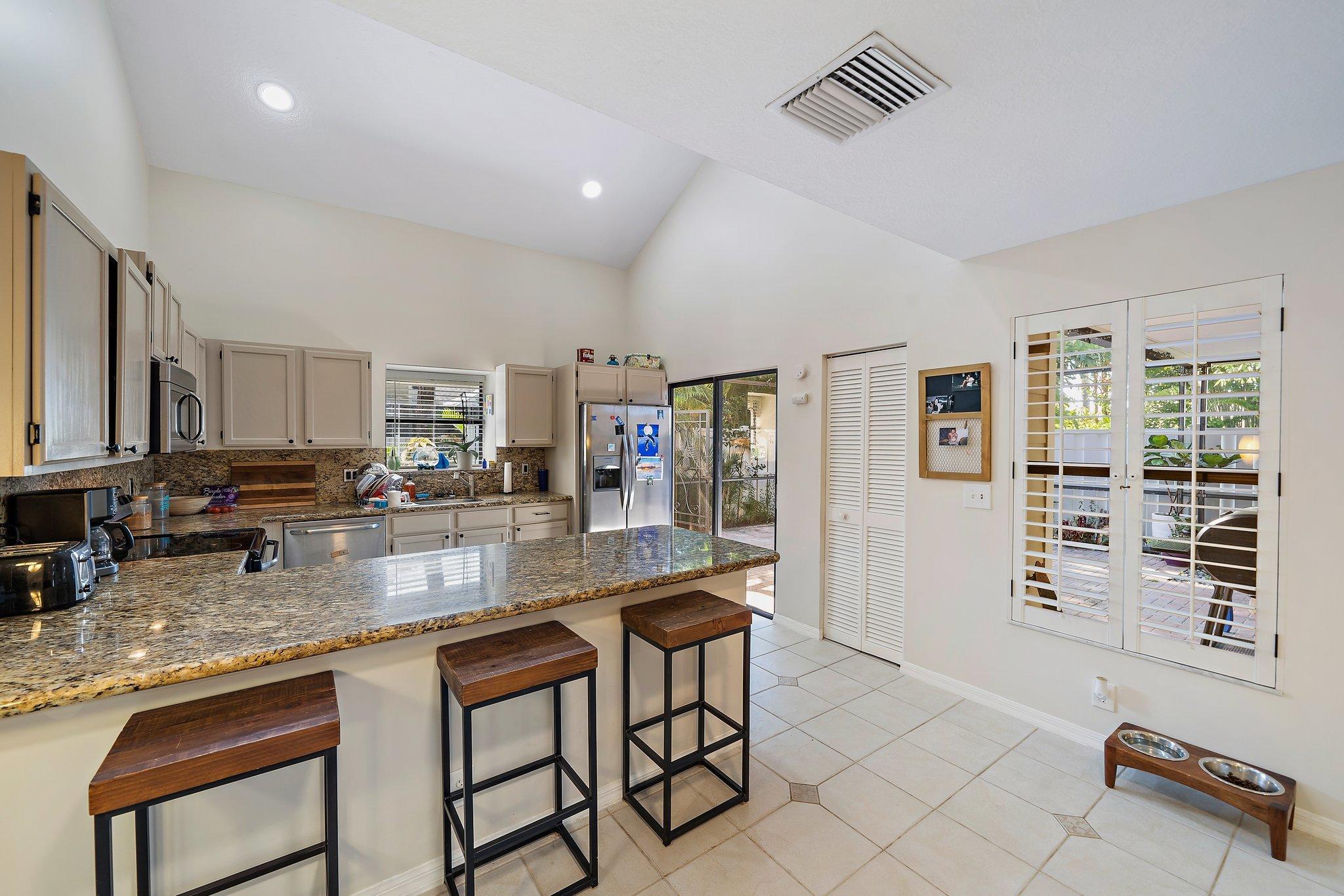 301 Summerwinds Lane Jupiter, FL 33458 - Photo 18 of 38 018-301SummerWindsLn-Jupiter-FL-SMALL