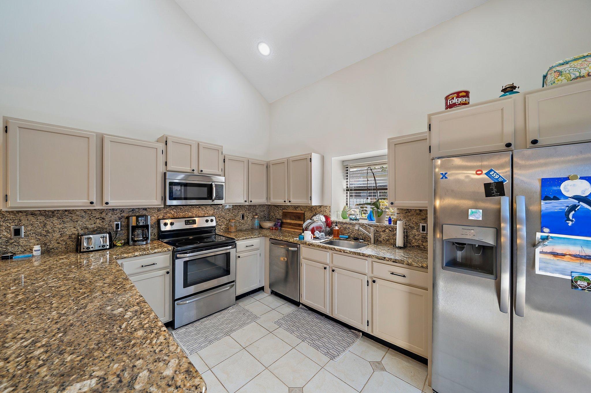 301 Summerwinds Lane Jupiter, FL 33458 - Photo 19 of 38 019-301SummerWindsLn-Jupiter-FL-SMALL