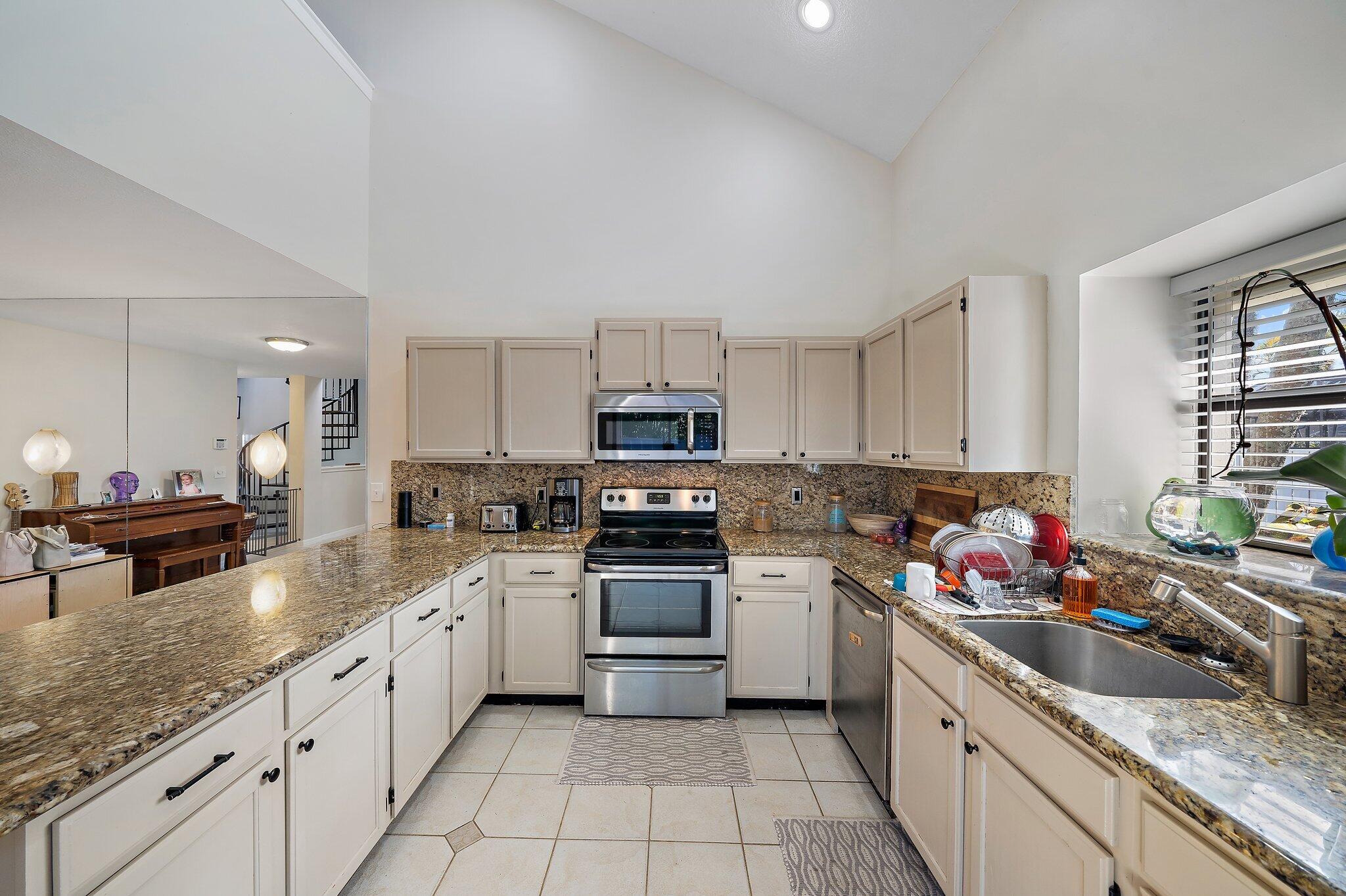 301 Summerwinds Lane Jupiter, FL 33458 - Photo 20 of 38 020-301SummerWindsLn-Jupiter-FL-SMALL