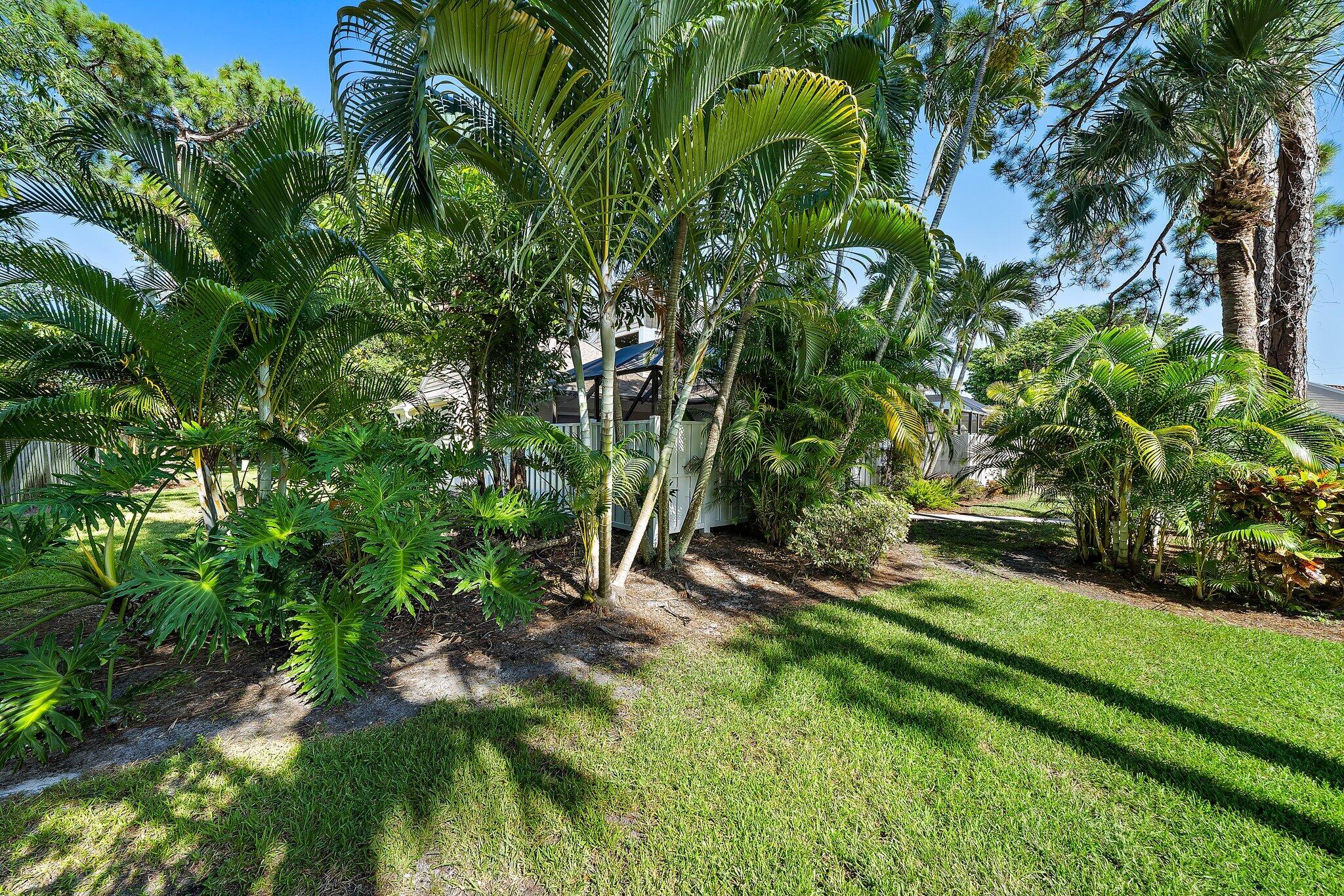 301 Summerwinds Lane Jupiter, FL 33458 - Photo 4 of 38 004-301SummerWindsLn-Jupiter-FL-SMALL