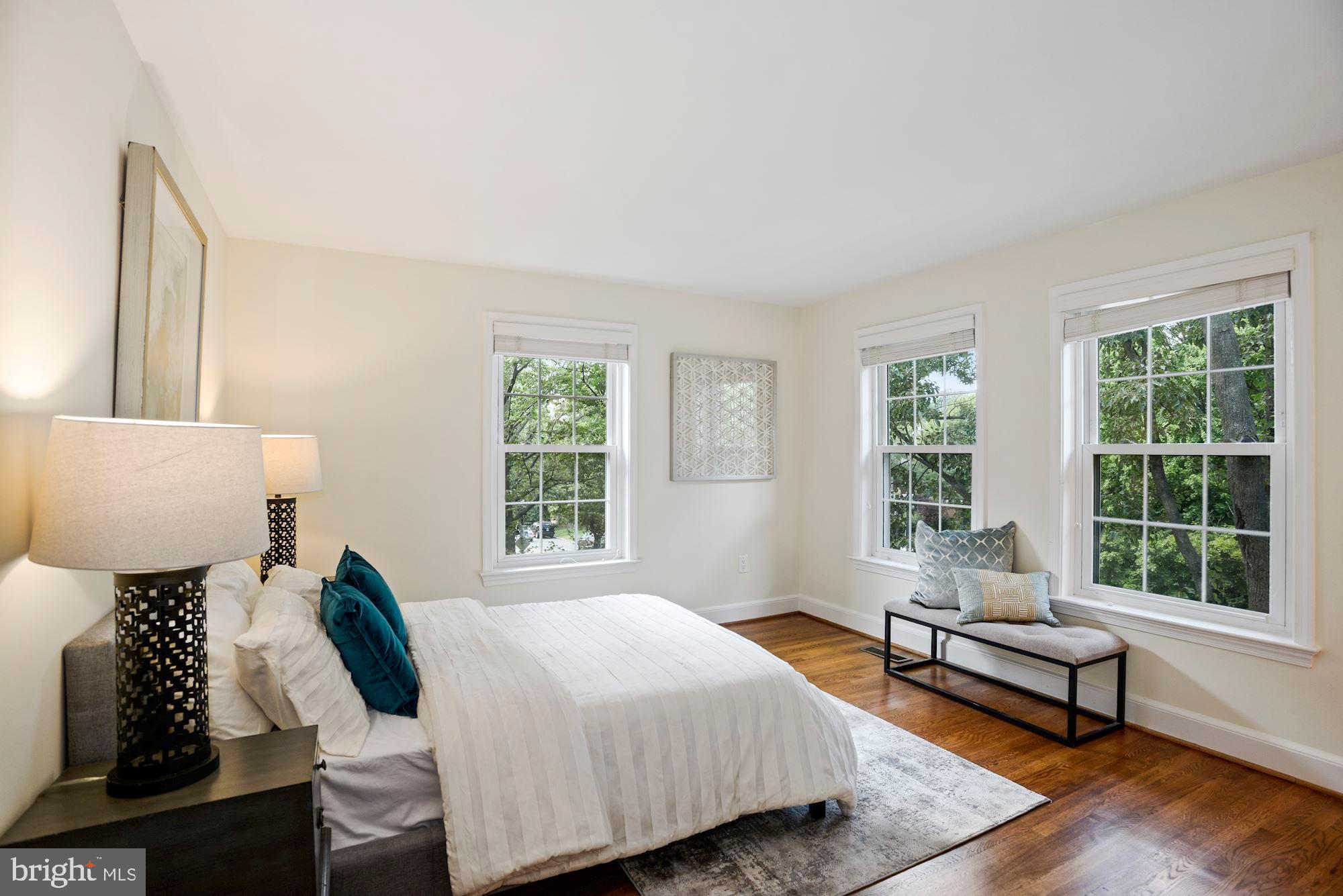3644 Reservoir Road Northwest Washington, DC 20007 - Photo 18 of 27 2nd upper bedroom with en-suite bathroom
