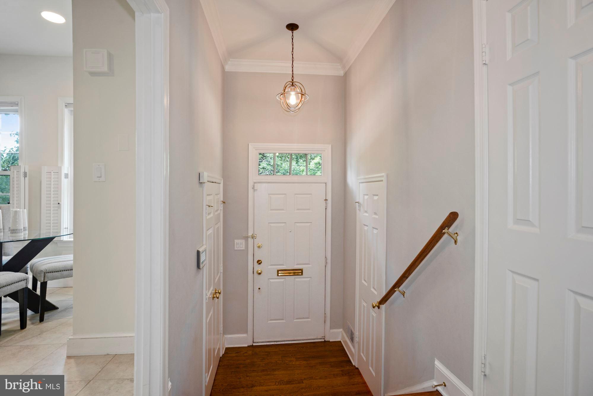 3644 Reservoir Road Northwest Washington, DC 20007 - Photo 27 of 27 Entrance way.